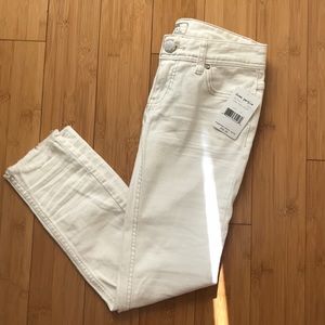SALE!!! Free People White Jeans!With tags!